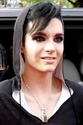 [Net/Allemagne/octobre 2010] Tokio Hotel : La tenue chic de Bill Kaulitz à Paris a été dessinée par Kilian Kerner. Wenn8510