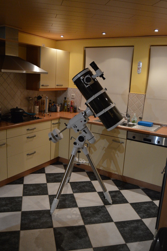 télescope skywatcher 200/800 Dsc_0010