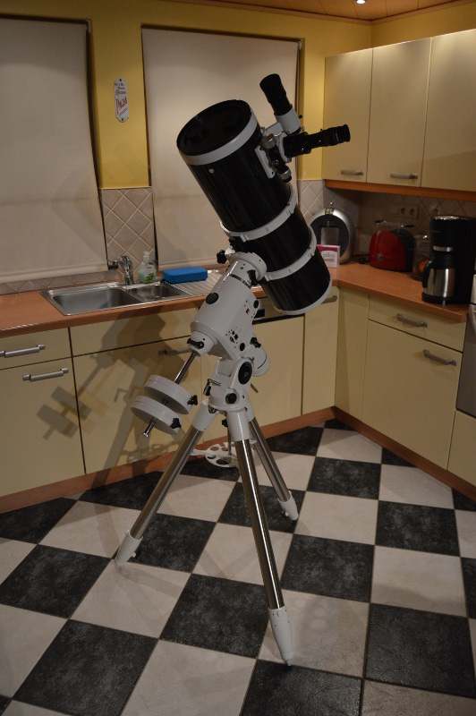 télescope skywatcher 200/800 Dsc_0011