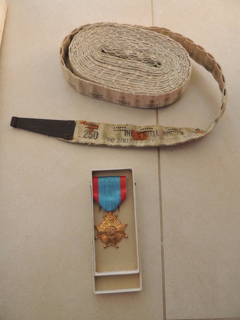 Broc' du jour, Chasseurs Ardennais, de l'US et médaille belge. Dscn5521