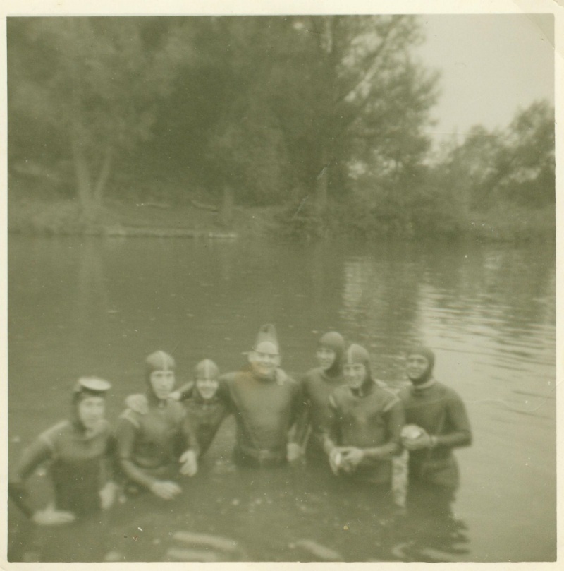 Les premiers nageurs de combat para-commandos belges. Serge_17