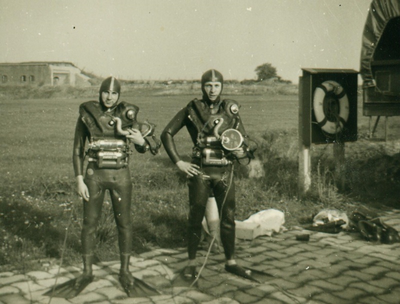 Les premiers nageurs de combat para-commandos belges. Serge_19