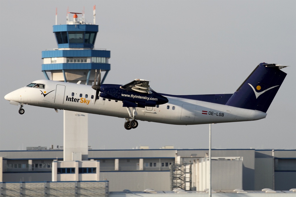 CGN 12.10.2015 Dhc8-311