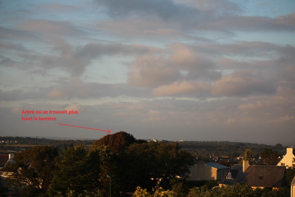 ovnis - 2015: le 28/08 à 00h20 - Lumière étrange dans le ciel  -  Ovnis à Crozon - Finistère (dép.29) - Page 2 Img_4412