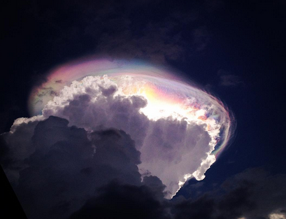 Un étrange nuage apparait dans le ciel du Costa Rica Captu109