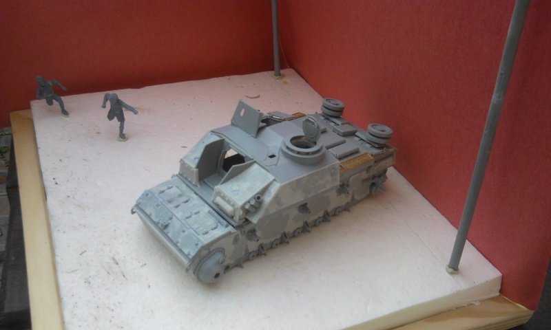 STUG - Diorama : Hé!!! Vient voire fréro! 1:35ième Photo028