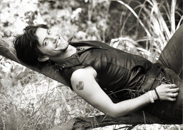 Jackson Rathbone pour Troix Magazine  Troix_12