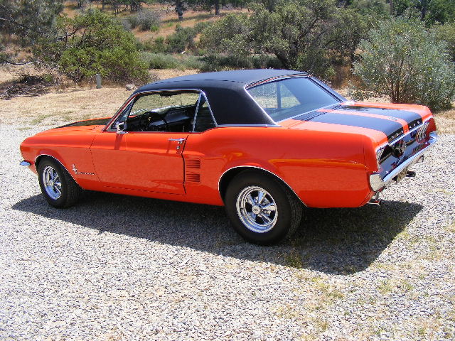 Ford et Mustang 1967 édition « Ski Country Special 1967_011