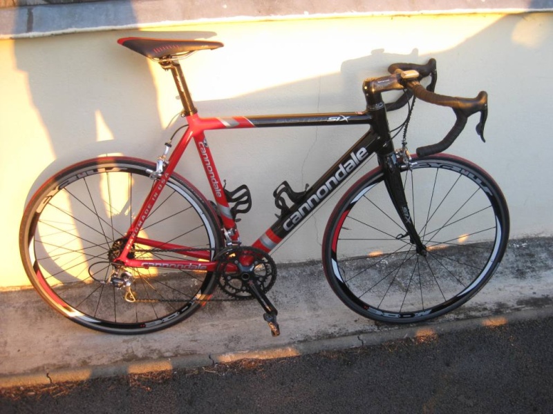 A vendre Cannondale systemsix + groupe chorus + mavic cosmic 02010