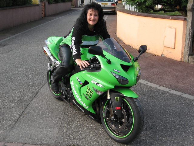 photo des zx10r 06/07 du forum! - Page 2 Img_1910