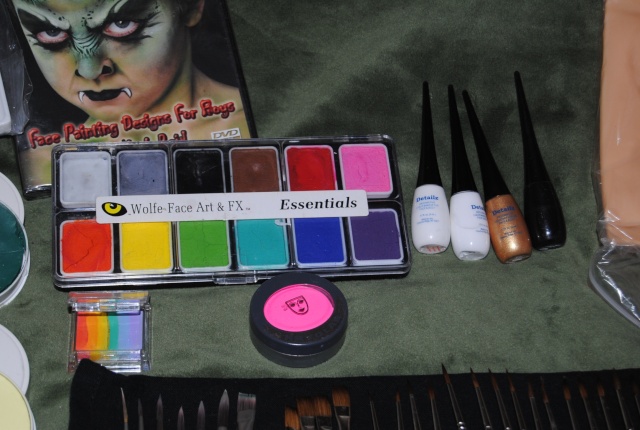 Updated: Some Brushes a brush carrier and a Mark Reid Video for Sale! Dsc_0012
