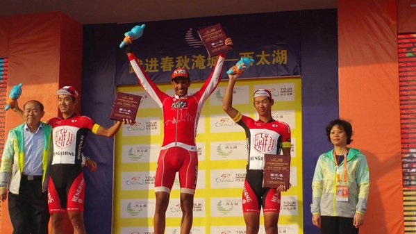 TOUR OF TAIHU LAKE  --Chine--  31.10 au 08.11.2015 Chtiou10