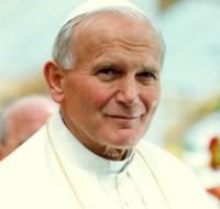 Benoît XVI assiste à la projection d'un documentaire sur Jean-Paul II : Le pèlerin vêtu de blanc  Jean_p10
