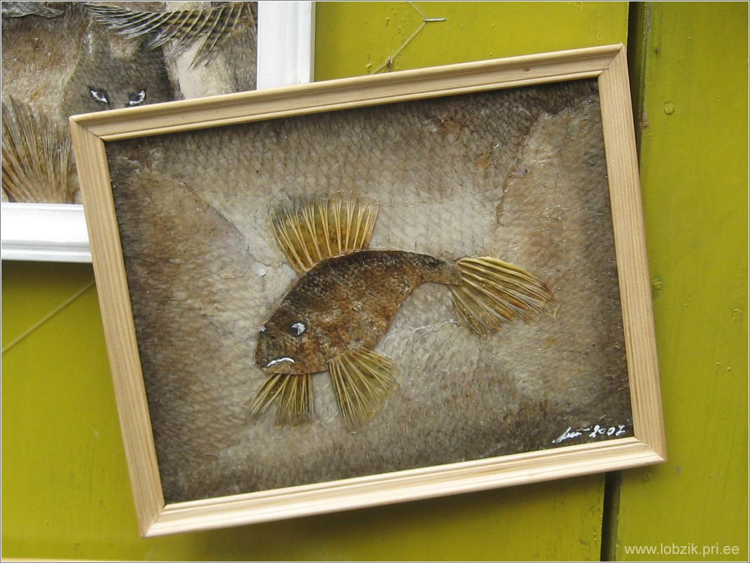 Картины из рыбьей чешуи  Fish_s16