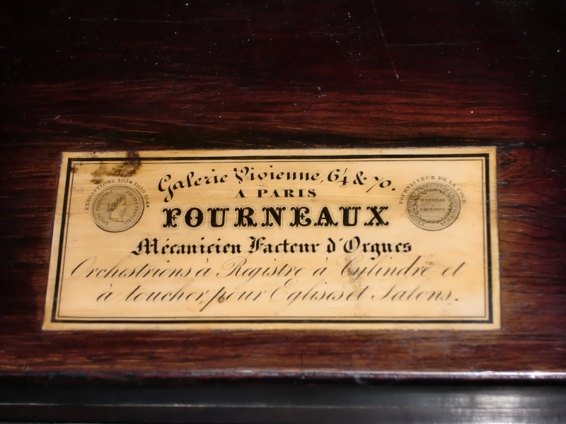 H. Fourneaux ancien Cimg4411