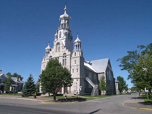 Le Quebec vu par un kébékoi - Page 2 Eglise10