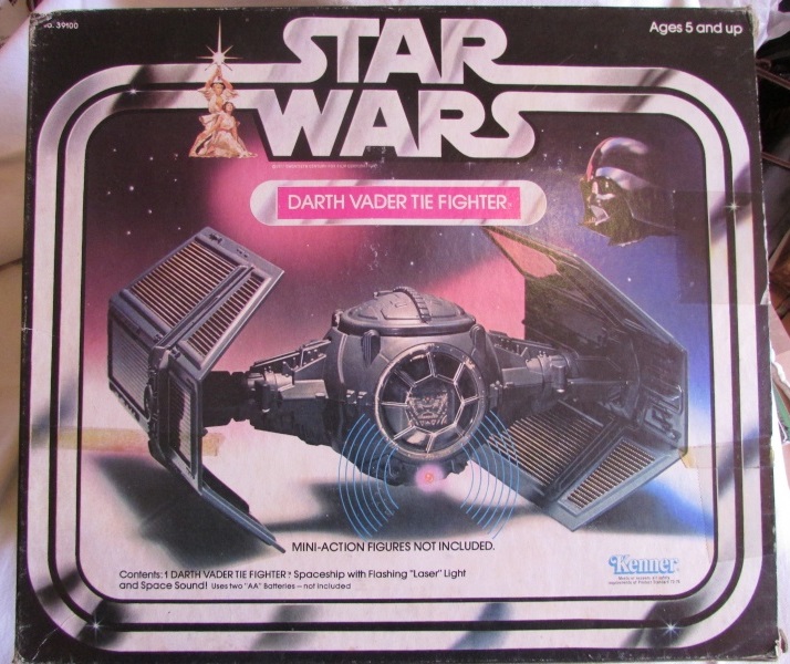 PROJECT OUTSIDE THE BOX - Star Wars Vehicles, Playsets, Mini Rigs & other boxed products - Page 8 Darth_19