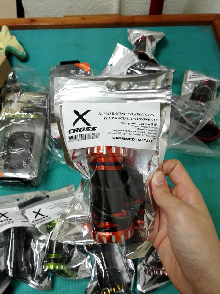 100%新，台灣xcross 陶瓷扭牙bb中軸bsa24(紅色) 12189710