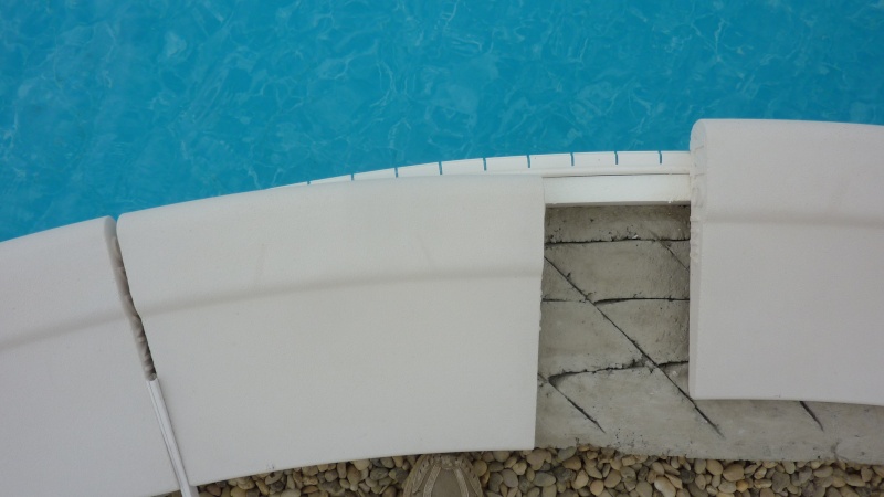 raccord margelle entre piscine et escatop - Page 2 Mergel12