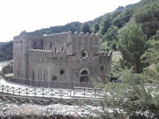 CHIESA SANTA MARIA LA VALLE 413