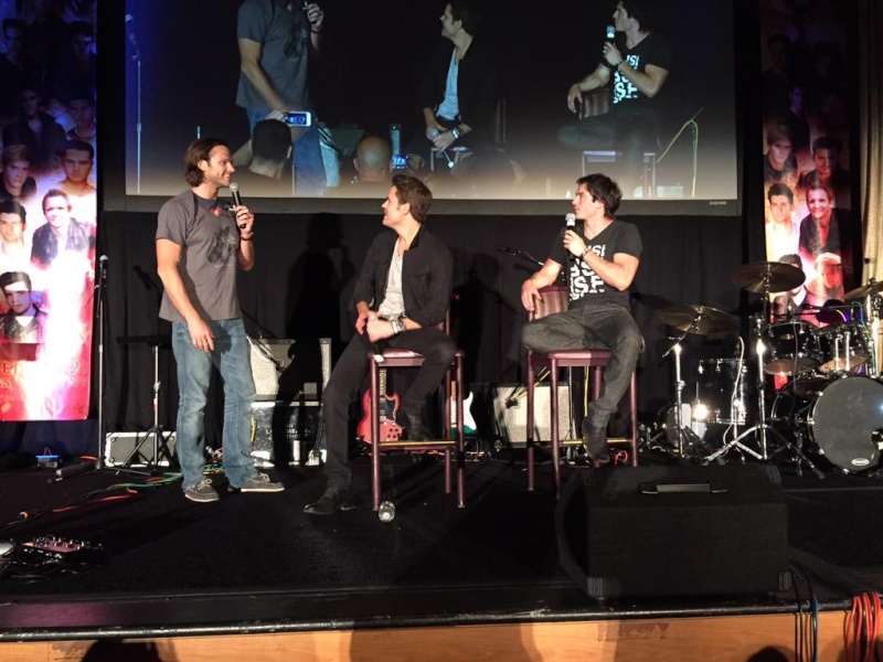 THE CONVENTION IN VEGAS - TVD Cptksh10