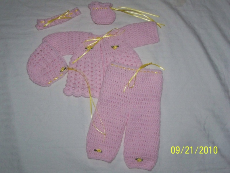 5pc Pink sweater set sz preemie 4pc_pi13