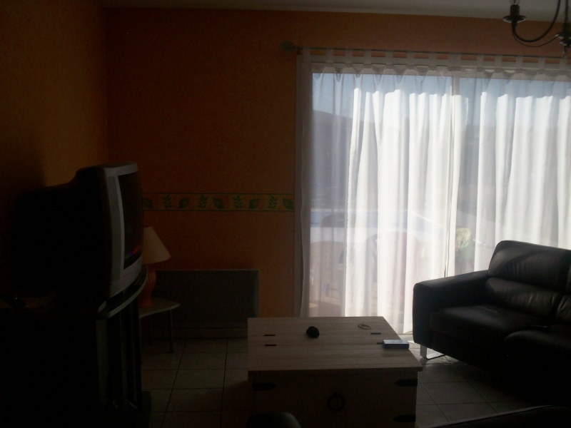 Quelle couleur de mur avec meubles de sejour en pin teinte blanc 00810