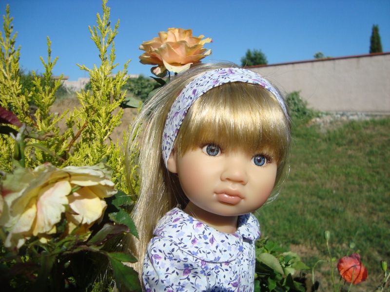Ma petite Manon en tenue d'Eve dans le jardin, nouvelles poses coquines page 5 - Page 2 Manon_20