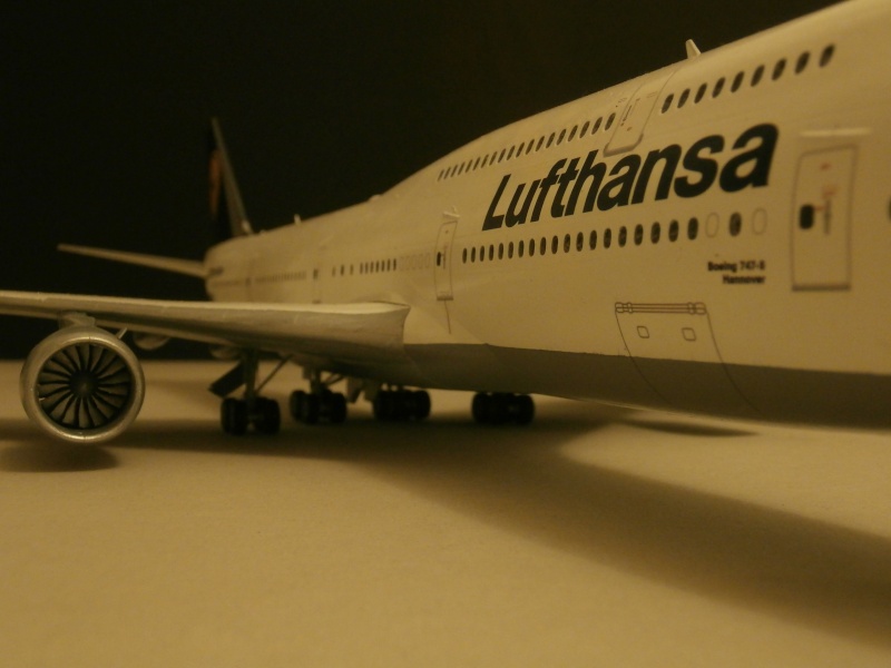 Boeing 747-830 i - Lufthansa /Zvezda-Draw décals-1/144 B747-811