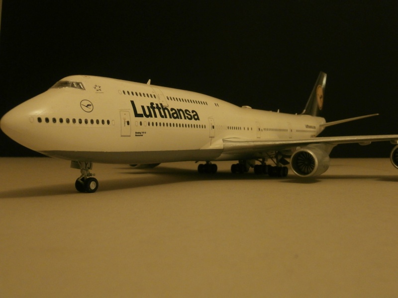 Boeing 747-830 i - Lufthansa /Zvezda-Draw décals-1/144 B747-812