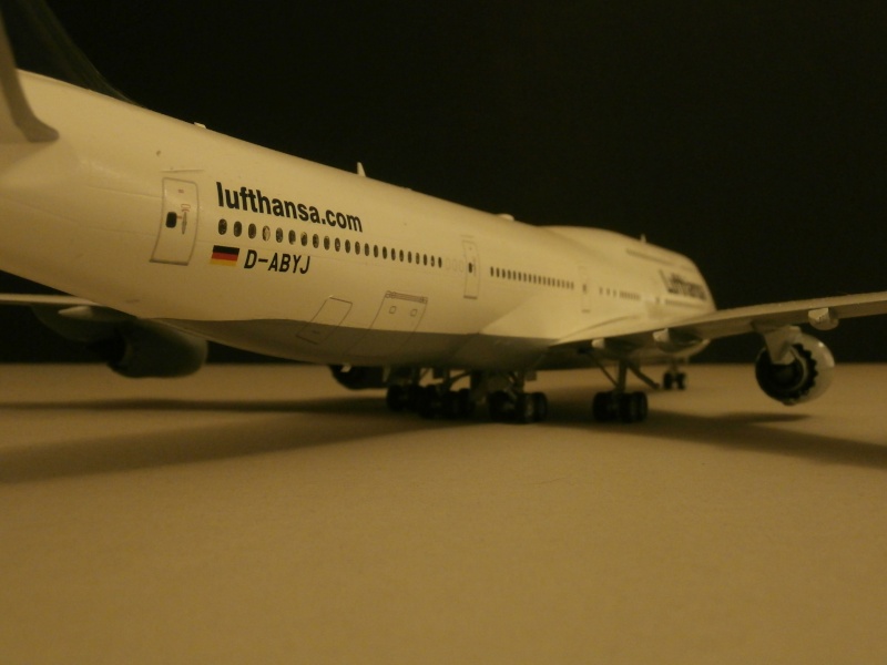 Boeing 747-830 i - Lufthansa /Zvezda-Draw décals-1/144 B747-817