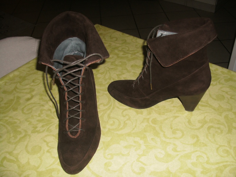 Les chaussures - Page 12 Ismaya11