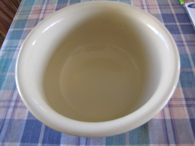 Is this chamberpot CL? Jeremy has identified it as Ambrico Oldcha10