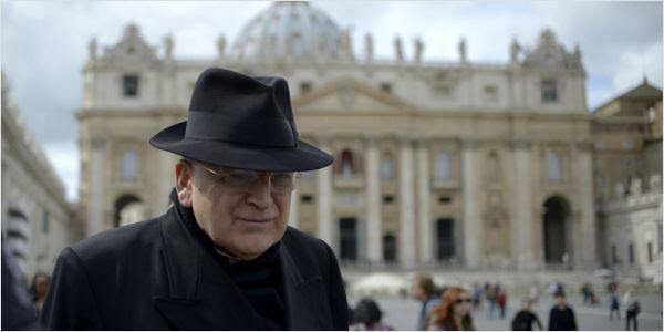 Magnifique interview du Cardinal Burke sur la question des divorcés-remariés et l'accès Eucharistie Sans-t16