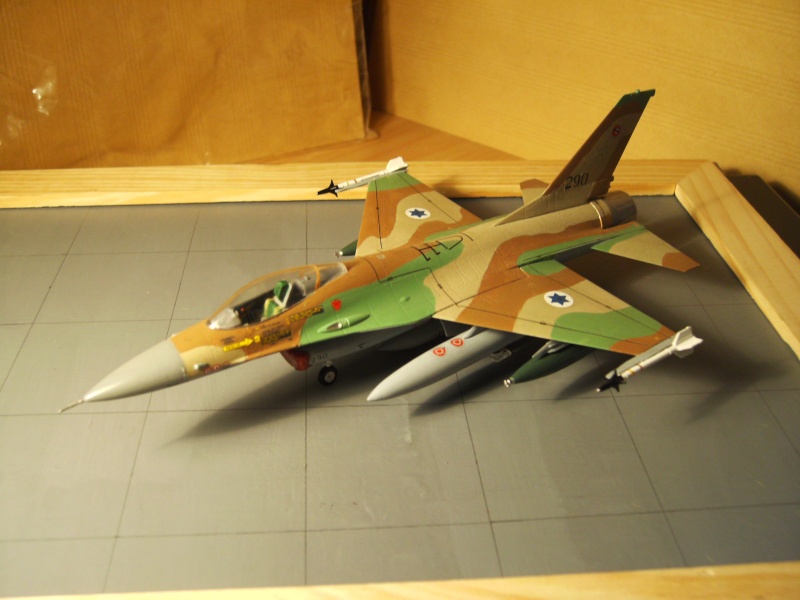 [Italeri]F-16A Netz F-16a_10