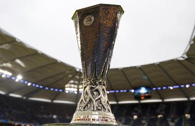 Trofeu Europa League Image-10