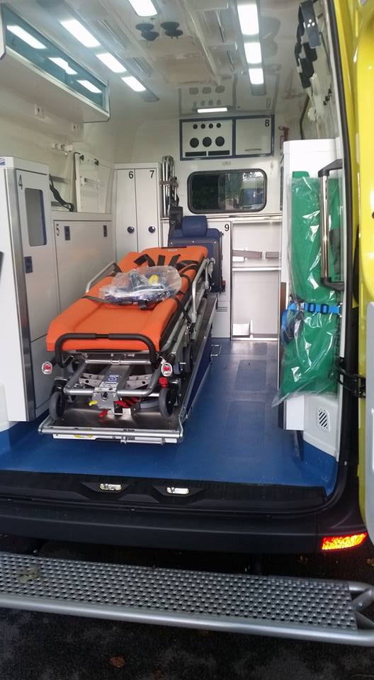 Croix Rouge de Belgique : Nouvelles ambulances Mercedes Sprinter pour le service de secours 1kug7017