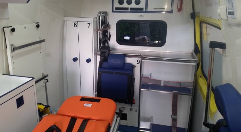 Croix Rouge de Belgique : Nouvelles ambulances Mercedes Sprinter pour le service de secours 1kug7022