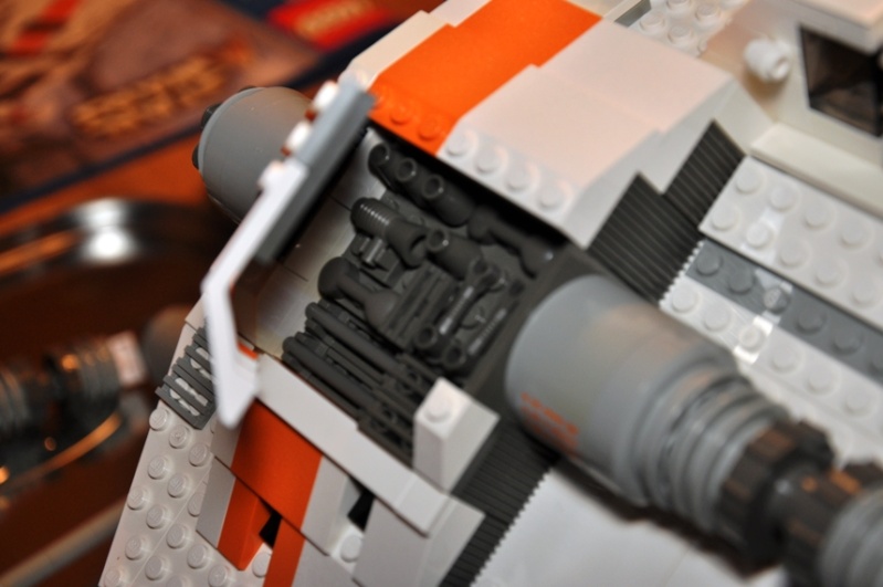 Lego - 10129 - UCS Snowspeeder Dsc_0947