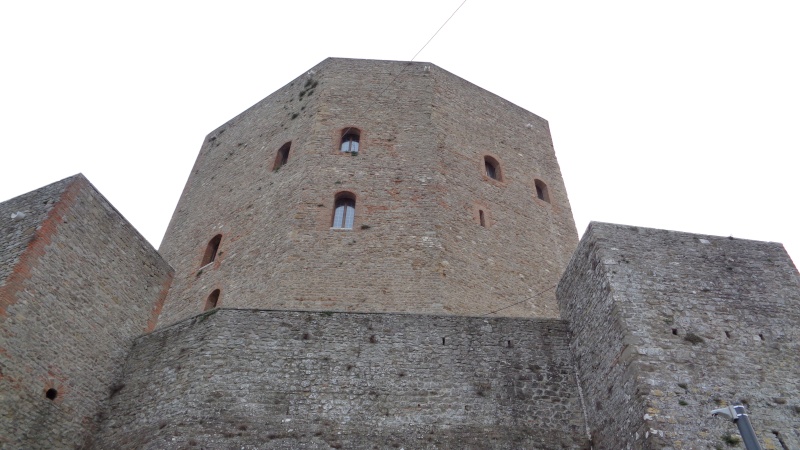 Castello di Montefiore Conca Dsc01112