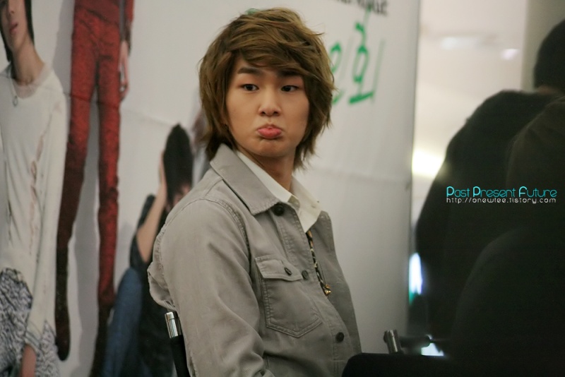 [Photo] Onew Onew-c10