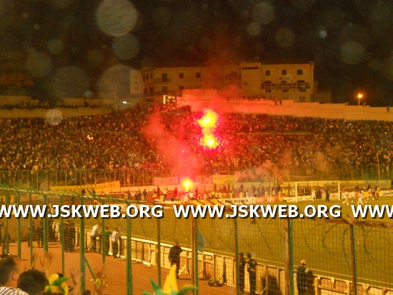 Ultras Kabyles (JSK) " Saison 2010 / 2011 " - Page 10 11041913