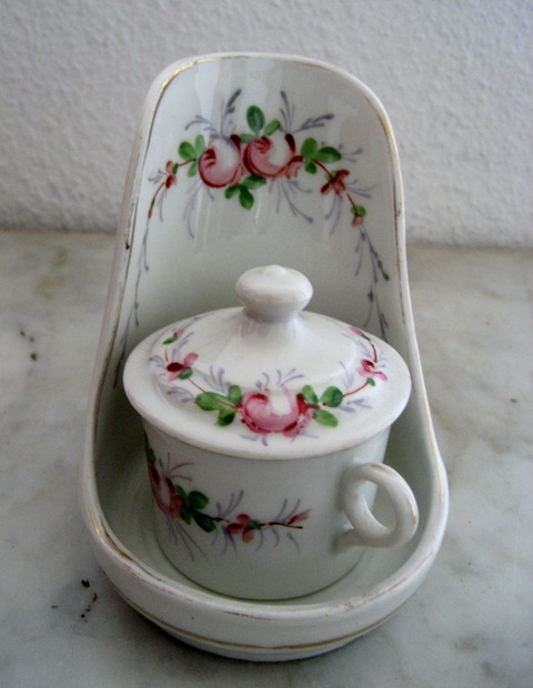 Veilleuse en porcelaine de Paris Carafe23