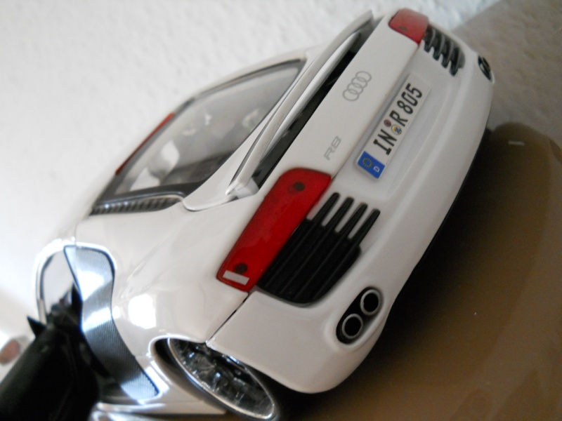 Audi R8 White  Dscn0111