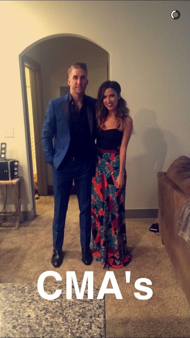 ENGAGED - Kaitlyn Bristowe - Shawn Booth - Fan Forum - General Discussion - #3 - Page 77 Image57