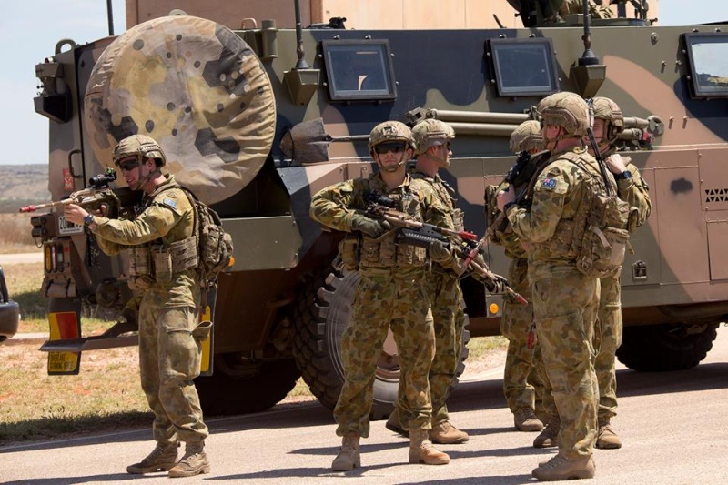 Armée Australienne/Australian Defence Force (ADF) - Page 31 1076