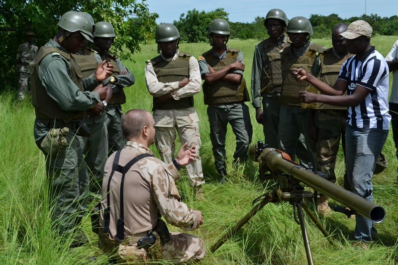 Armée Malienne / Armed and Security Forces of Mali - Page 12 1092