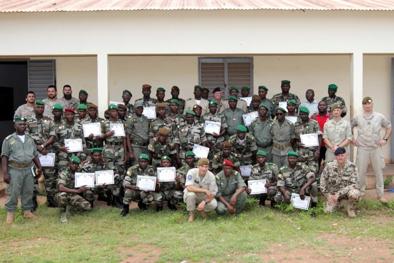 Armée Malienne / Armed and Security Forces of Mali - Page 12 9105