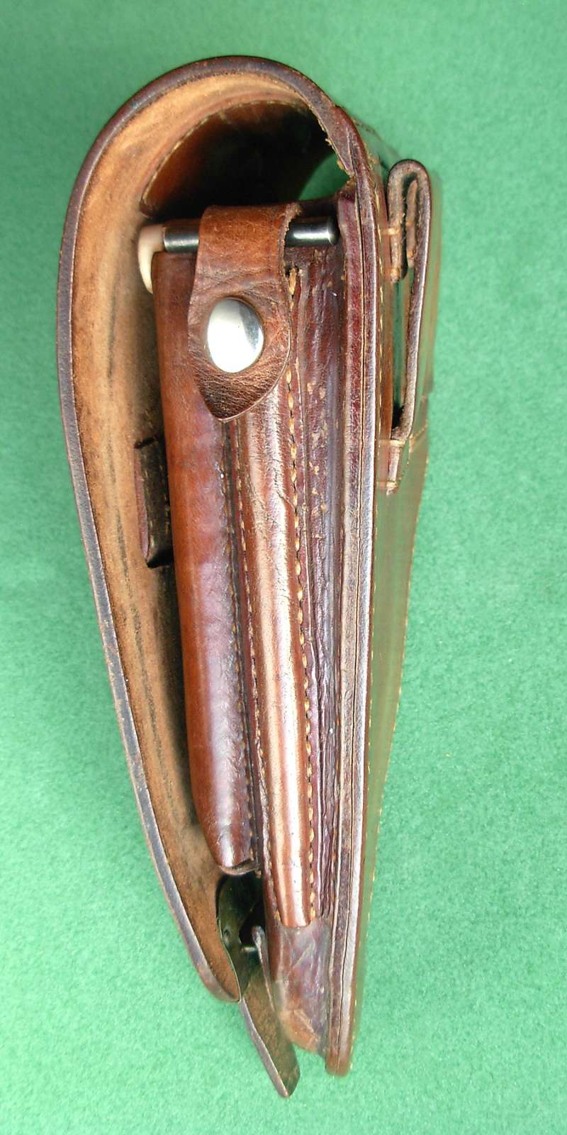 Les étuis en cuir pour les Luger bulgares 1900, 1906, 1908 et byf 42. Holste37