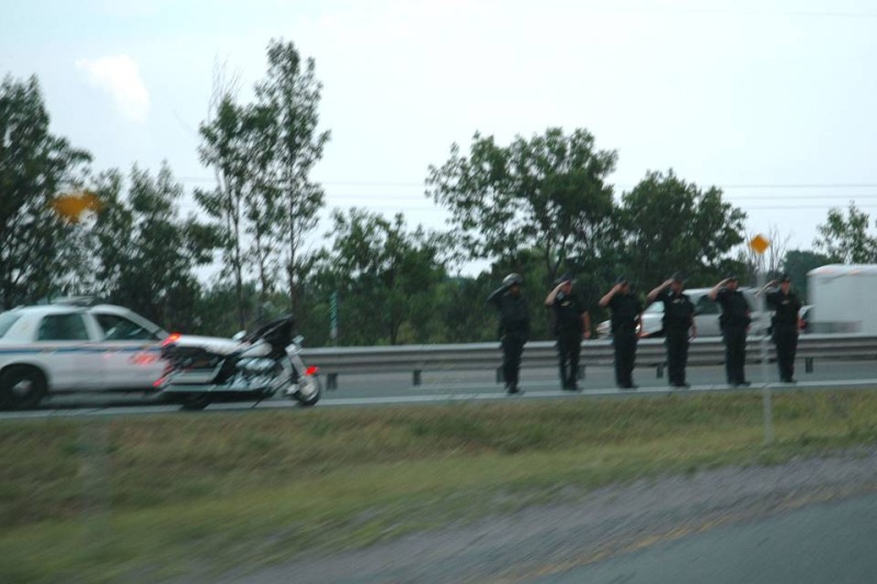 VIVE LE CANADA QUI HONORE DIGNEMENT SES SOLDATS 1010